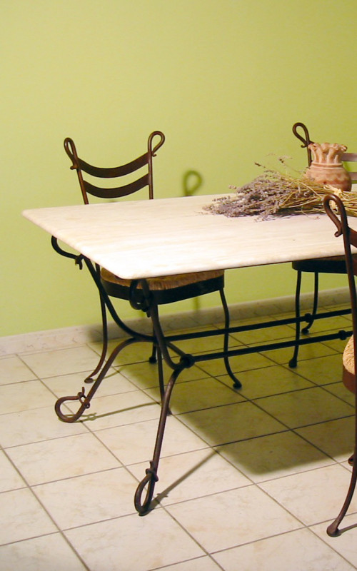 Table de salle à manger en fer forgé